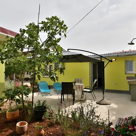 Cozy Garden *